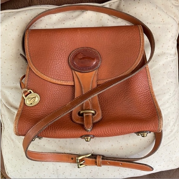 Dooney & Bourke Handbags - Authentic Vintage Dooney & Bourke crossbody bag